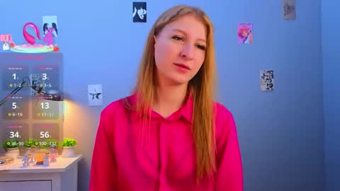 Snapshot of maureencoombs chatting on 11.22.25 maureencoombs online show from 11.22.25