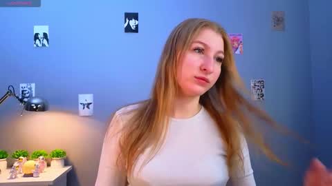 Snapshot of maureencoombs chatting on 11.27.25 maureencoombs online show from 11.27.25