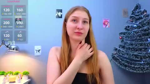 Snapshot of maureencoombs chatting on 12.19.25 maureencoombs online show from 12.19.25