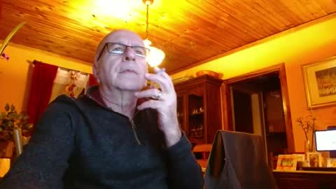 Maurice online show from 02.05.25