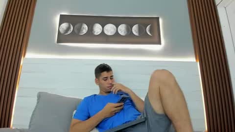 mauro_boy online show from 07.06.26
