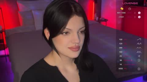 Snapshot of mavis_crystal chatting on 12.14.25 Mavis online show from 12.14.25