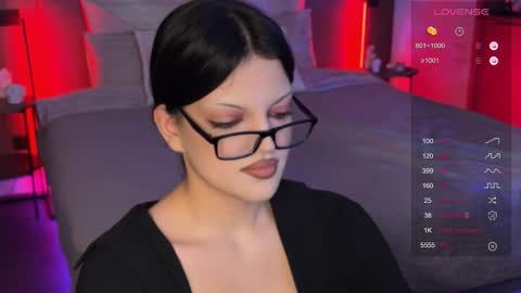 Snapshot of mavis_crystal chatting on 12.15.25 Mavis online show from 12.15.25