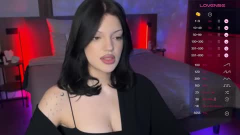 Snapshot of mavis_crystal chatting on 01.10.26 Mavis online show from 01.10.26