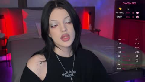 Snapshot of mavis_crystal chatting on 01.14.26 Mavis online show from 01.14.26
