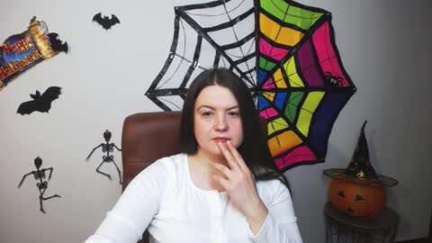 MavkaCute online show from 10.18.25