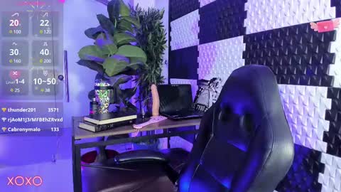 Snapshot of mavystar chatting on 03.10.25 Mavy online show from 03.10.25