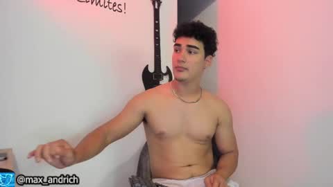 Snapshot of max__andrich chatting on 10.28.25 Max... online show from 10.28.25