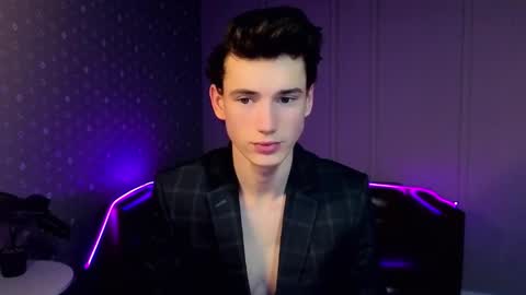 Max online show from 12.22.25