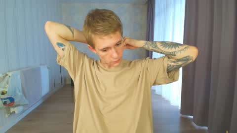 Max Gen with tats 24years  And Ethan without tats 20 years online show from 12.08.24