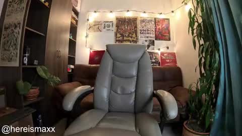 Max Follow me IGX hereismaxx online show from 10.29.25