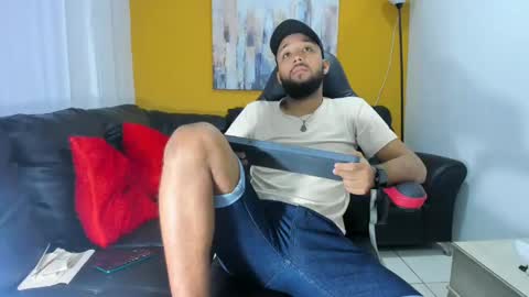 Snapshot of max_sexyhot26 chatting on 01.08.25 max_sexyhot26 online show from 01.08.25