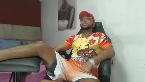 Snapshot of max_sexyhot26 chatting on 02.20.25 max_sexyhot26 online show from 02.20.25
