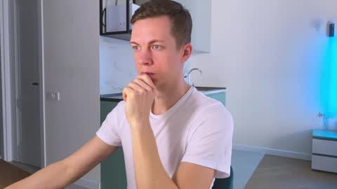 Max  online show from 03.10.25