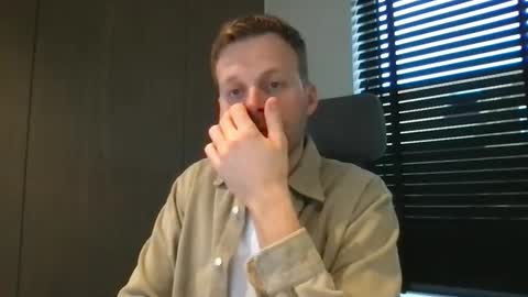 Max take off clothes online show from 11.25.25