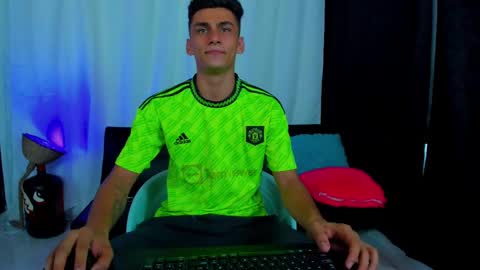 MAX     online show from 02.23.25