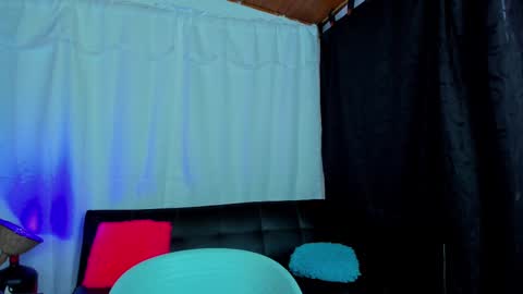 MAX     online show from 02.28.25