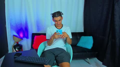 MAX     online show from 03.12.25