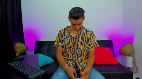 MAX     online show from 09.25.25