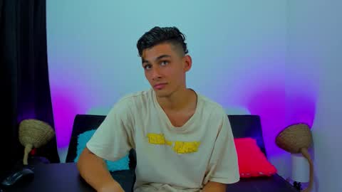 MAX     online show from 10.09.25