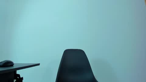 MAX     online show from 06.04.26