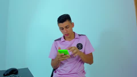 MAX     online show from 07.08.26