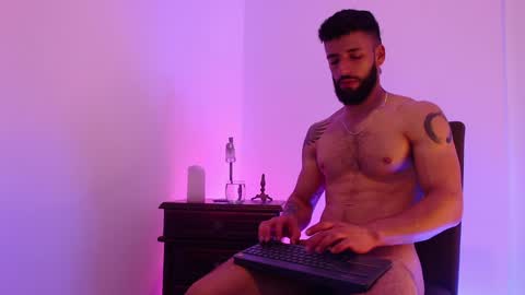 max_xl_ online show from 12.26.24