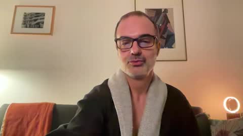 Max Mikado online show from 11.15.25