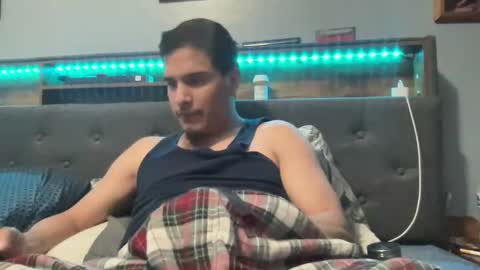 Snapshot of maxfreaky407284 chatting on 04.21.26 perezcouple online show from 04.21.26