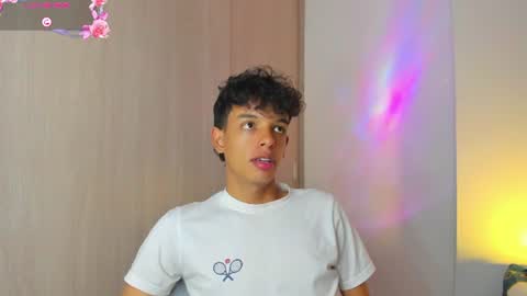 Snapshot of maxfrost1 chatting on 06.26.26 Max online show from 06.26.26