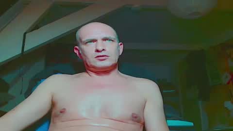 Snapshot of maxhardcore77 chatting on 11.19.25 maxhardcore77 online show from 11.19.25