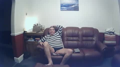 MAX online show from 01.04.25