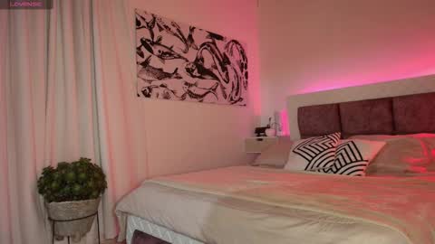 Max online show from 10.10.25