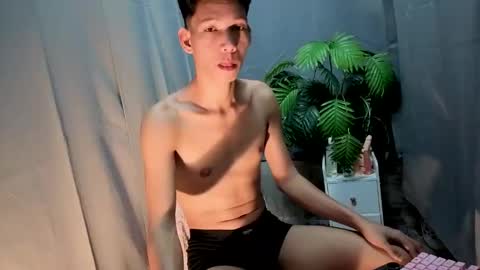 Snapshot of maxiebunny99 chatting on 09.27.25 Reyn online show from 09.27.25