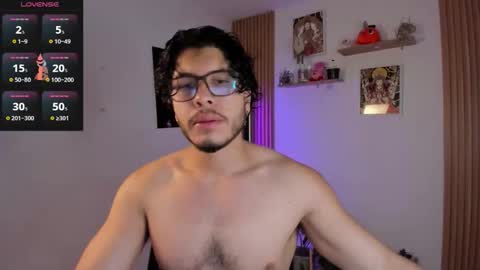 Snapshot of maxifit_ chatting on 09.20.25 Mikael online show from 09.20.25