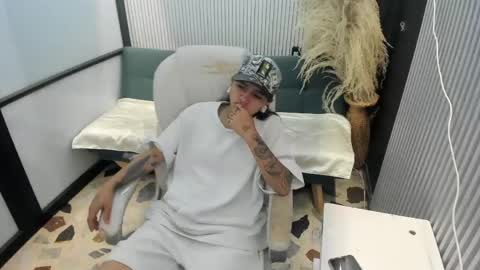 Snapshot of maxigarcia_ chatting on 05.25.26 Maxi online show from 05.25.26