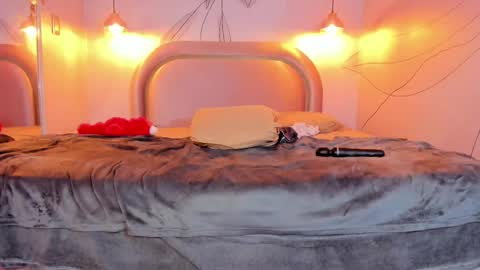 maxim online show from 02.12.25