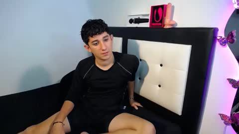 Snapshot of maximo_and_isa chatting on 10.06.25 -- maximo and isa -- online show from 10.06.25