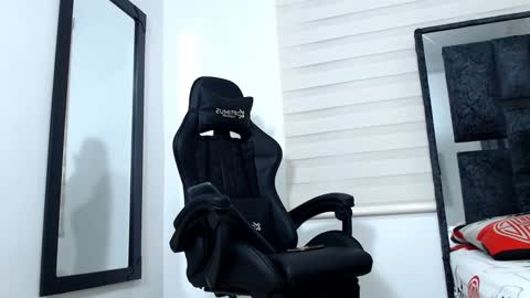 Maximo Sebastian online show from 02.02.25