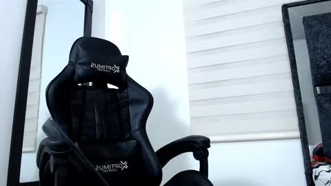 Maximo Sebastian online show from 03.10.25