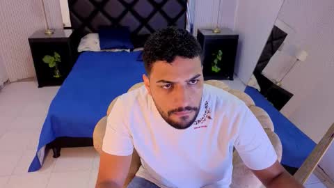 Snapshot of maximo_torricelli_ chatting on 12.01.25 Manuel online show from 12.01.25