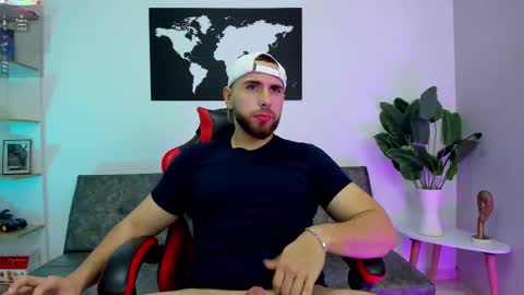 Maximo Wolf online show from 11.25.25