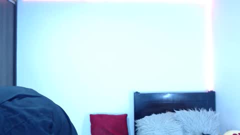 Independent Model online show from 01.08.26