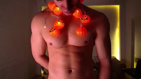 MaxKaiden online show from 10.22.25