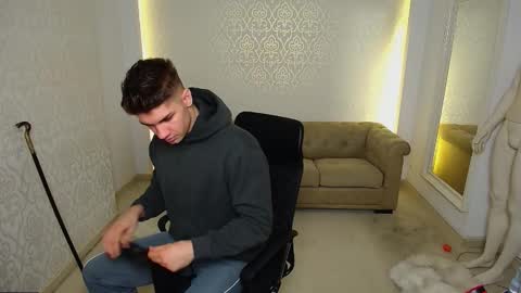 MaxKaiden online show from 11.11.25