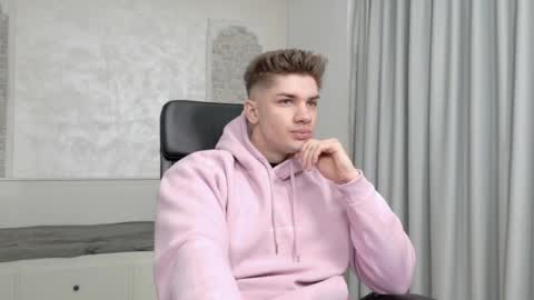 MaxKaiden online show from 04.03.26