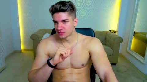 Snapshot of maxkaiden chatting on 05.14.26 MaxKaiden online show from 05.14.26