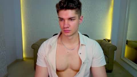 Snapshot of maxkaiden chatting on 05.16.26 MaxKaiden online show from 05.16.26