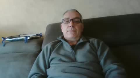 Snapshot of maxou569 chatting on 03.10.25 maxou569 online show from 03.10.25