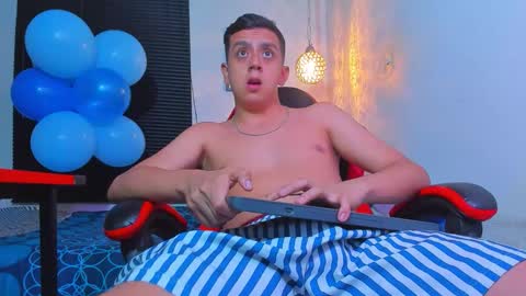 Snapshot of maxowens_oficial chatting on 09.15.25 MAX online show from 09.15.25
